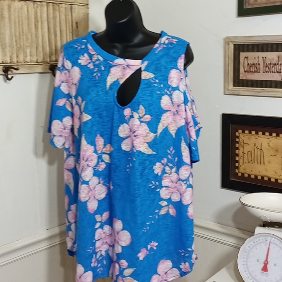 BiBi Tops - 🟢6oz (101) BiBi floral print cold shoulder blouse